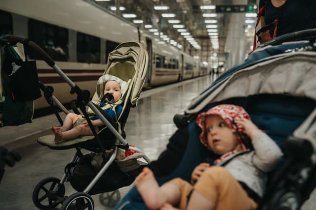 Når er det riktig å bytte til sittedel i barnevognen?