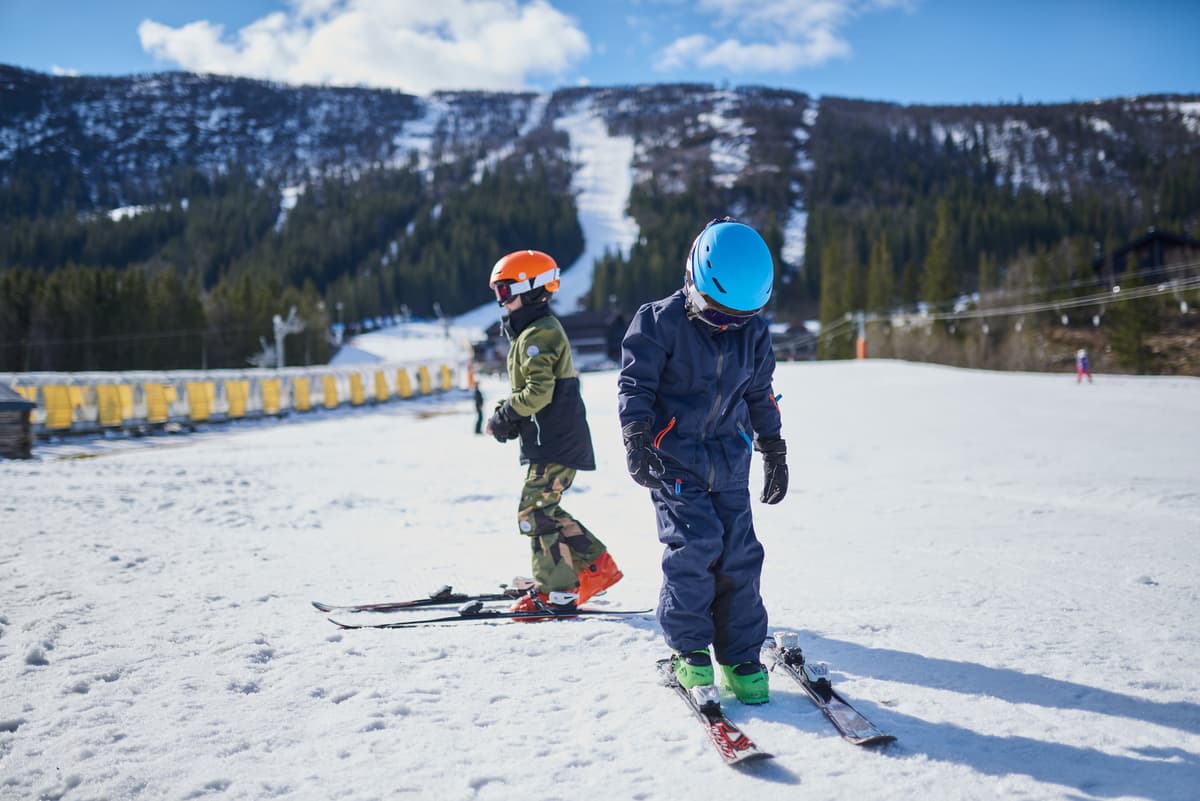 hvordan velge slalomstøvler: barn på slalåmski