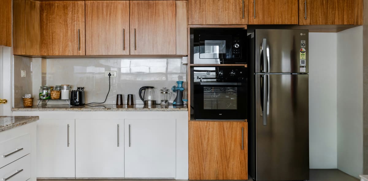 dampfunksjon stekeovn: kjøkken med innebygd ovn