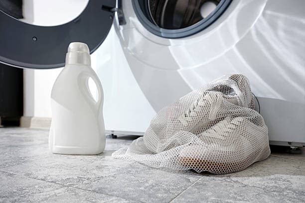 vaske sko i vaskemaskin: sko i en vaskepose